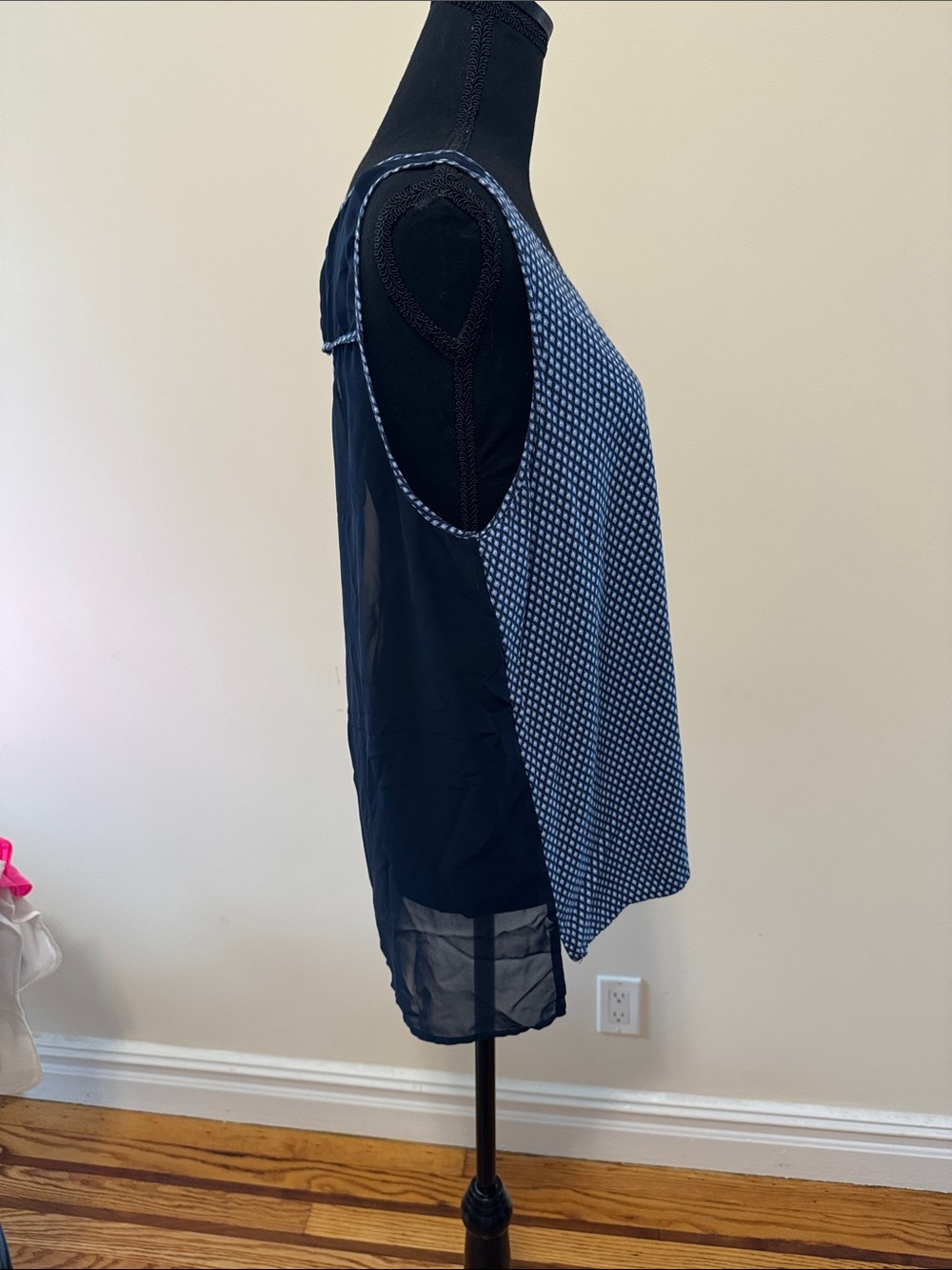 Vince Camuto Navy and White Geometric Tank Top